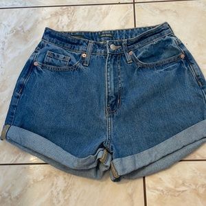 Wild Fable Mom Jean Shorts Size 4/27 Waist